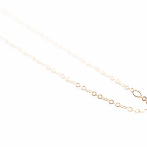 Detailed close up of Flat Figaro anklet